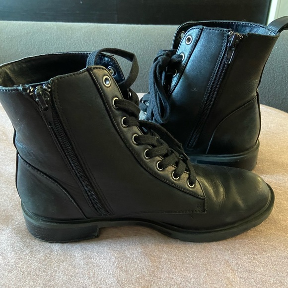 Steve Madden black combat boot size 8 - Picture 4 of 5